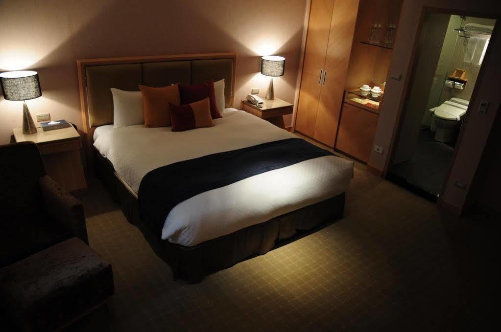 Jin Hua Hotel Luodong Exterior photo